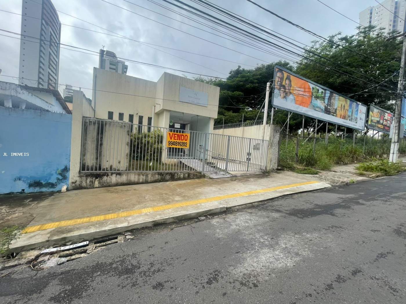 Prédio Inteiro - Foto 1